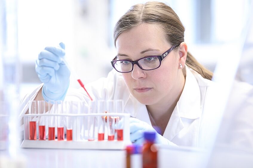 Student in the laboratory.